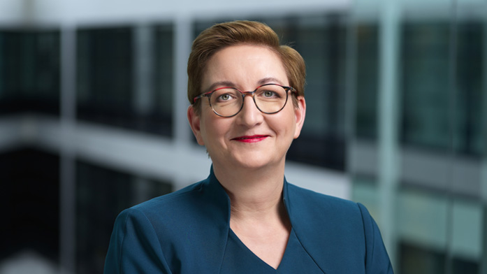 Portraitfoto von Bundesbauministerin Geywitz